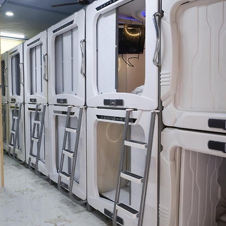 Astropods Hotel Bombay Eksteriør billede