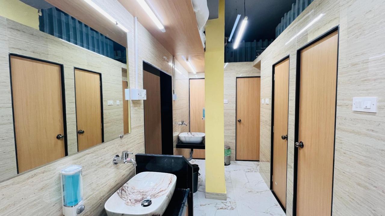 Astropods Hotel Bombay Eksteriør billede