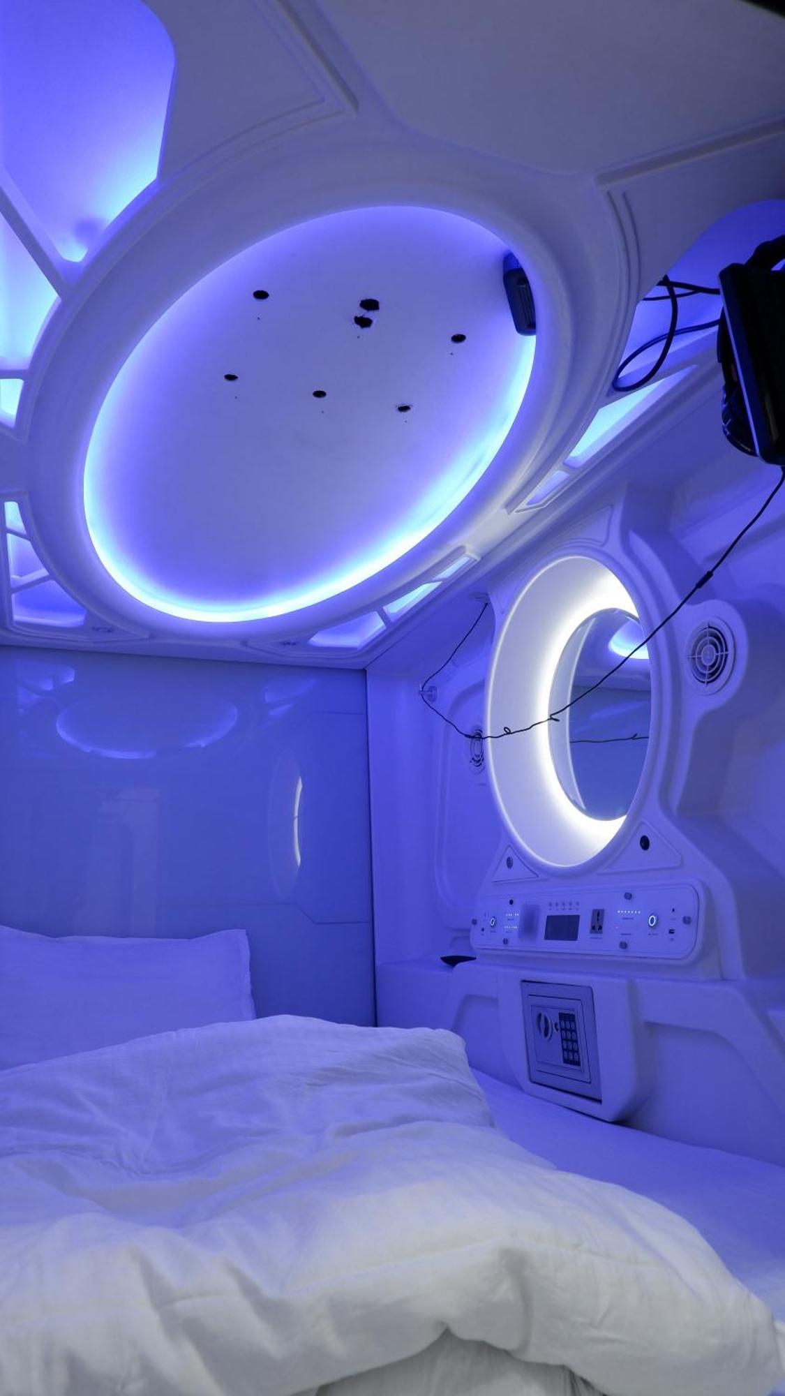Astropods Hotel Bombay Eksteriør billede